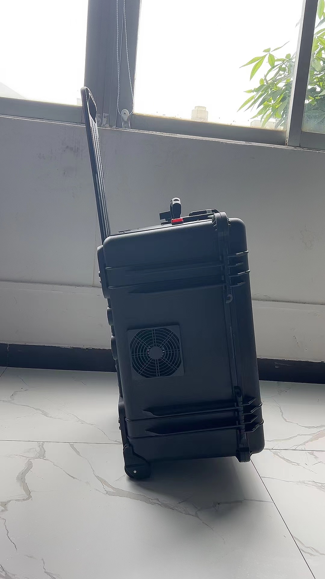海南藏族手拉箱型移动通信干扰器